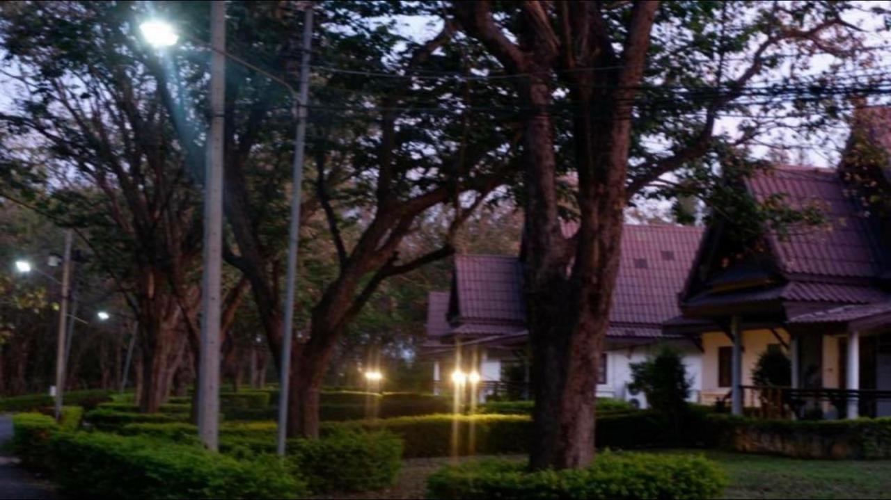 Inthanon Riverside Resort Chom Thong Exterior foto